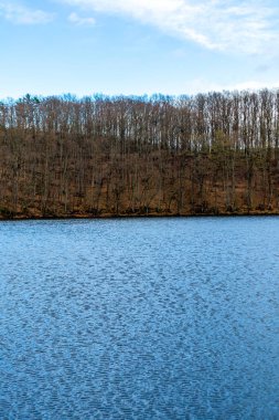 Bernshausen & Urnshausen - Thüringen arasındaki güzel Vorderrhn 'de bahar yürüyüşü