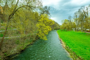 Meiningen - Thüringen - Almanya 'nın muhteşem tiyatro kasabasında bahar yürüyüşü