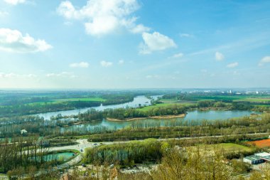 Donaustauf - Bavyera yakınlarındaki Tuna Deltası 'nda bahar yürüyüşü Almanya