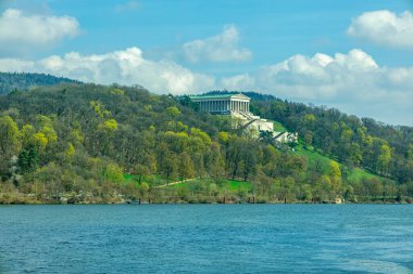 Donaustauf - Bavyera yakınlarındaki Tuna Deltası 'nda bahar yürüyüşü Almanya