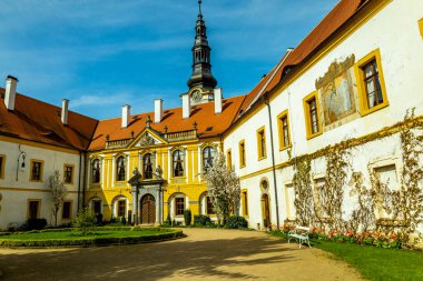 Çek sınırındaki Elbe - Bohem İsviçre - Çek Cumhuriyeti sınırında güzel bir bahar yürüyüşü