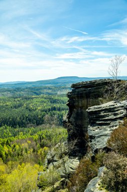 Bad Schandau yakınlarındaki Schrammsteinen 'e kısa bir akşam yürüyüşü - Sakson İsviçre - Almanya