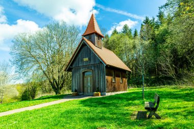 Wasserkuppe - Hesse - Almanya çevresindeki güzel Rhn dağlarında bahar yürüyüşü