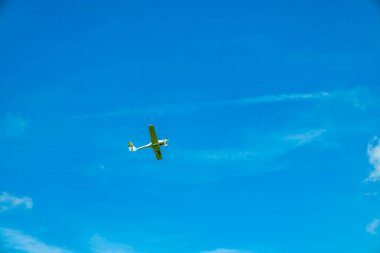 Wasserkuppe - Hesse - Almanya çevresindeki güzel Rhn dağlarında bahar yürüyüşü