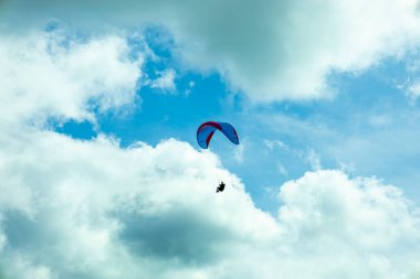 Wasserkuppe - Hesse - Almanya çevresindeki güzel Rhn dağlarında bahar yürüyüşü
