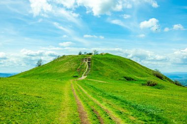 Wasserkuppe - Hesse - Almanya çevresindeki güzel Rhn dağlarında bahar yürüyüşü