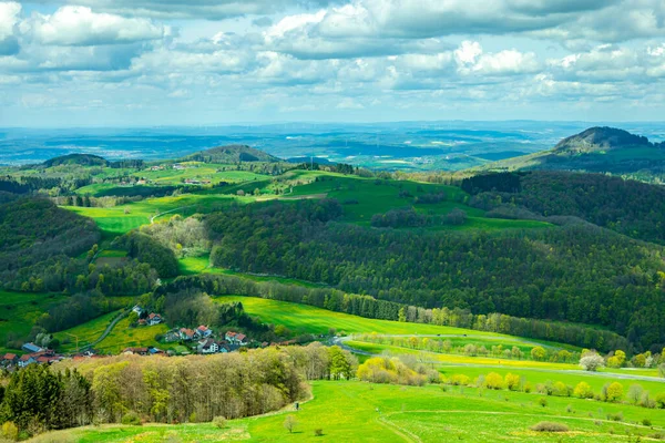 Tavaszi Kirándulás Gyönyörű Rajna Hegységen Keresztül Wasserkuppe Körül Hesse Németország — Stock Fotó