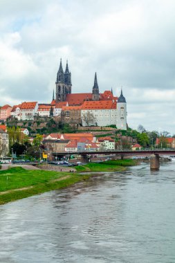 Meien 'den Dresden' e, Bad Schandau - Saksonya - Almanya üzerinden Elbe Bisiklet Yolu boyunca güzel bir bahar turu.