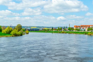 Meien 'den Dresden' e, Bad Schandau - Saksonya - Almanya üzerinden Elbe Bisiklet Yolu boyunca güzel bir bahar turu.