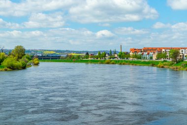 Meien 'den Dresden' e, Bad Schandau - Saksonya - Almanya üzerinden Elbe Bisiklet Yolu boyunca güzel bir bahar turu.