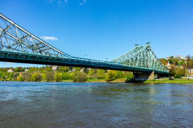 Meien 'den Dresden' e, Bad Schandau - Saksonya - Almanya üzerinden Elbe Bisiklet Yolu boyunca güzel bir bahar turu.