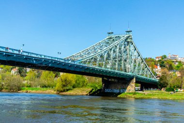 Meien 'den Dresden' e, Bad Schandau - Saksonya - Almanya üzerinden Elbe Bisiklet Yolu boyunca güzel bir bahar turu.