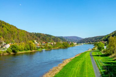 Meien 'den Dresden' e, Bad Schandau - Saksonya - Almanya üzerinden Elbe Bisiklet Yolu boyunca güzel bir bahar turu.