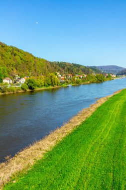 Meien 'den Dresden' e, Bad Schandau - Saksonya - Almanya üzerinden Elbe Bisiklet Yolu boyunca güzel bir bahar turu.