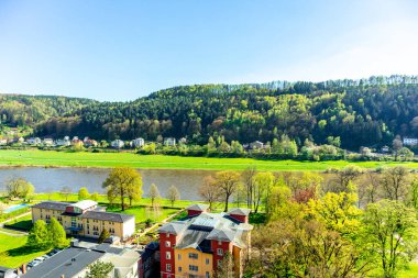 Meien 'den Dresden' e, Bad Schandau - Saksonya - Almanya üzerinden Elbe Bisiklet Yolu boyunca güzel bir bahar turu.