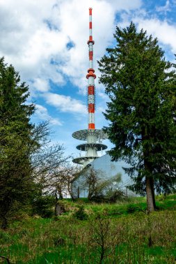 Rennsteig boyunca Hrschel ve Blankenstein arasındaki ilk adımlar güzel bahar zamanı - Thüringen - Almanya