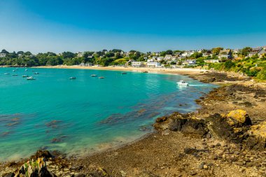 Güzel Britanya-Cancale-Fransa 'da Pointe du Grouin' e manzara yürüyüşü