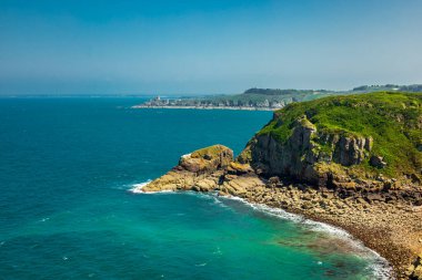 Brittany - Plvenon - Fransa 'da Manzaralı Işıklı Yol' da