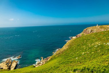 Brittany - Plvenon - Fransa 'da Manzaralı Işıklı Yol' da