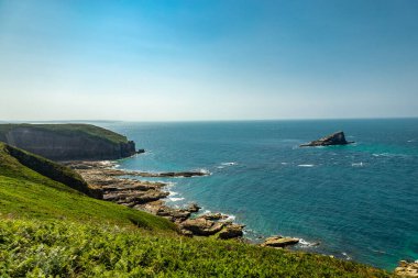 Brittany - Plvenon - Fransa 'da Manzaralı Işıklı Yol' da