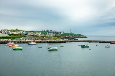 Le Conquet, Fransa yakınlarındaki güzel Brittany 'deki deniz feneri Phare de Kermorvan yolunda