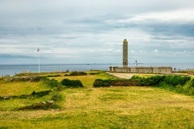 Plougonvelin-Fransa yakınlarındaki güzel Brittany 'deki Pointe Saint-Mathieu' de küçük bir keşif turu.