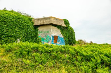 Plougonvelin-Fransa yakınlarındaki güzel Brittany 'deki Pointe Saint-Mathieu' de küçük bir keşif turu.