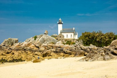Kerlouan, Fransa yakınlarındaki güzel Brittany 'de Mnez Ham manzaralı bir turne.