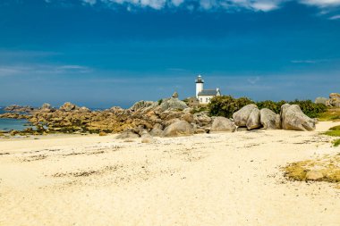 Kerlouan, Fransa yakınlarındaki güzel Brittany 'de Mnez Ham manzaralı bir turne.