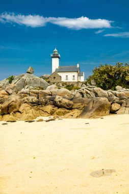 Kerlouan, Fransa yakınlarındaki güzel Brittany 'de Mnez Ham manzaralı bir turne.