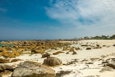 Kerlouan, Fransa yakınlarındaki güzel Brittany 'de Mnez Ham manzaralı bir turne.