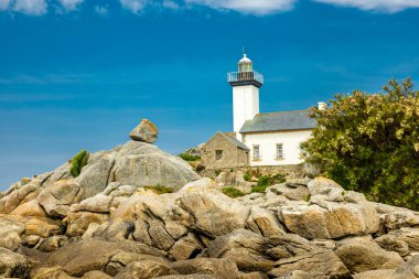 Kerlouan, Fransa yakınlarındaki güzel Brittany 'de Mnez Ham manzaralı bir turne.