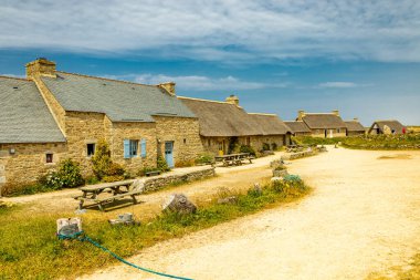 Kerlouan, Fransa yakınlarındaki güzel Brittany 'de Mnez Ham manzaralı bir turne.