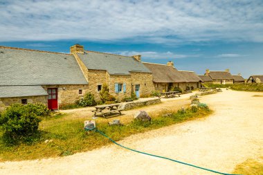 Kerlouan, Fransa yakınlarındaki güzel Brittany 'de Mnez Ham manzaralı bir turne.
