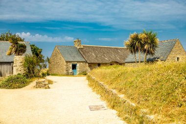 Kerlouan, Fransa yakınlarındaki güzel Brittany 'de Mnez Ham manzaralı bir turne.