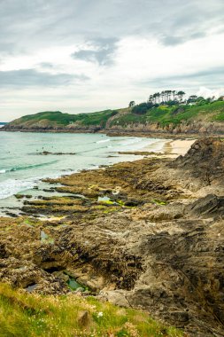 Plouzan, Fransa yakınlarındaki güzel Brittany 'deki Phare du Petit Minou' da küçük bir keşif turu.