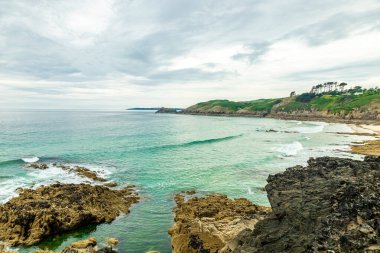 Plouzan, Fransa yakınlarındaki güzel Brittany 'deki Phare du Petit Minou' da küçük bir keşif turu.