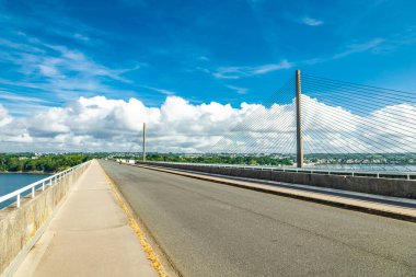 Güzel Brittany 'deki Atlantik sahili boyunca mimari gölgeler - Pont Albert Louppe - Fransa
