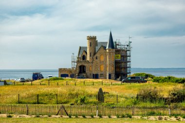 Quiberon Yarımadası 'ndaki yolda güzel Atlantik kıyısı boyunca - Brittany - Fransa