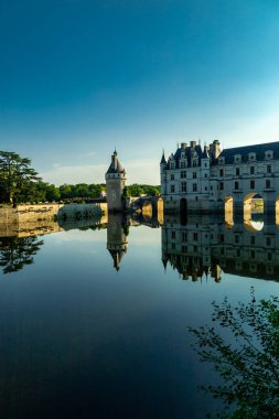 Chenonceaux-Indre-et-Loire yakınlarındaki Chenonceau Kalesi 'ndeki güzel Seine Vadisi' nde yaz keşfi turu.