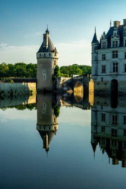 Chenonceaux-Indre-et-Loire yakınlarındaki Chenonceau Kalesi 'ndeki güzel Seine Vadisi' nde yaz keşfi turu.