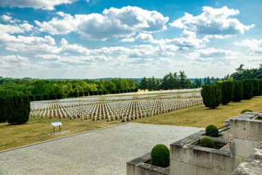 Douaumont Ossuary 'nin tarihi keşif turu Verdun şehrinin kapılarında - Büyük Est - Fransa