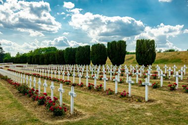 Douaumont Ossuary 'nin tarihi keşif turu Verdun şehrinin kapılarında - Büyük Est - Fransa