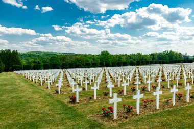 Douaumont Ossuary 'nin tarihi keşif turu Verdun şehrinin kapılarında - Büyük Est - Fransa