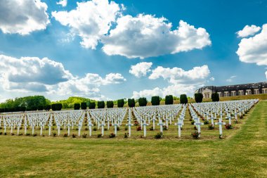 Douaumont Ossuary 'nin tarihi keşif turu Verdun şehrinin kapılarında - Büyük Est - Fransa
