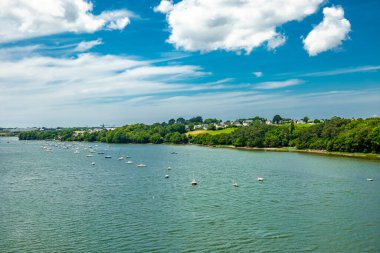 Fransa 'nın orta kesiminde, tüm mimari özellikleriyle Fransa' da.