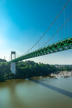 Fransa 'nın orta kesiminde, tüm mimari özellikleriyle Fransa' da.