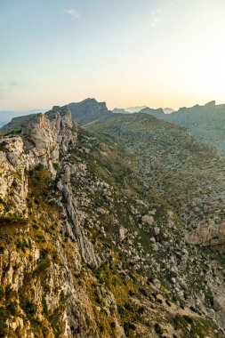 Güzel Balearic Adası Mallorca 'daki en önemli noktaya giden yolda - Kaptan de Formentor -