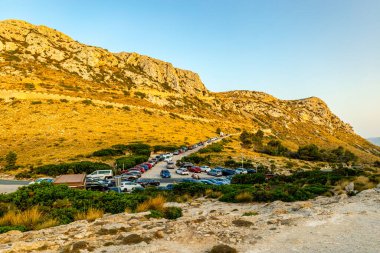 Güzel Balearic Adası Mallorca 'daki en önemli noktaya giden yolda - Kaptan de Formentor -