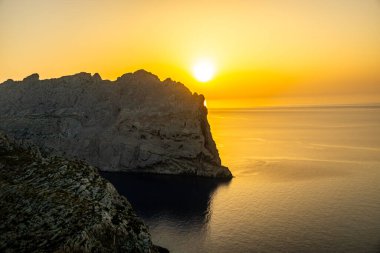 Güzel Balearic Adası Mallorca 'daki en önemli noktaya giden yolda - Kaptan de Formentor -